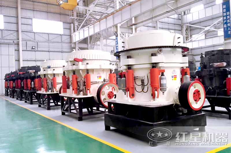 二級(jí)破碎設(shè)備圓錐破，前期投資成本高，后期運(yùn)行成本低